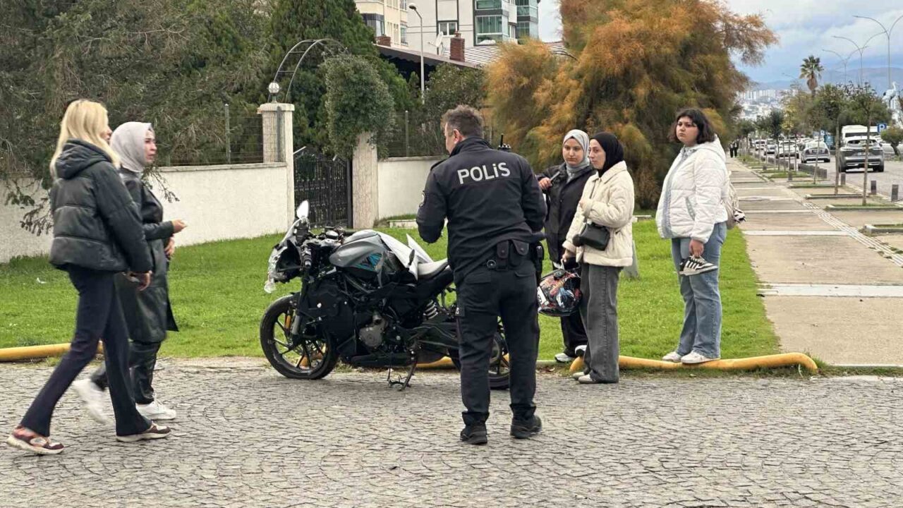Samsun’un Atakum ilçesinde bir motosiklet ile otomobilin çarpışması sonucu motosiklet
