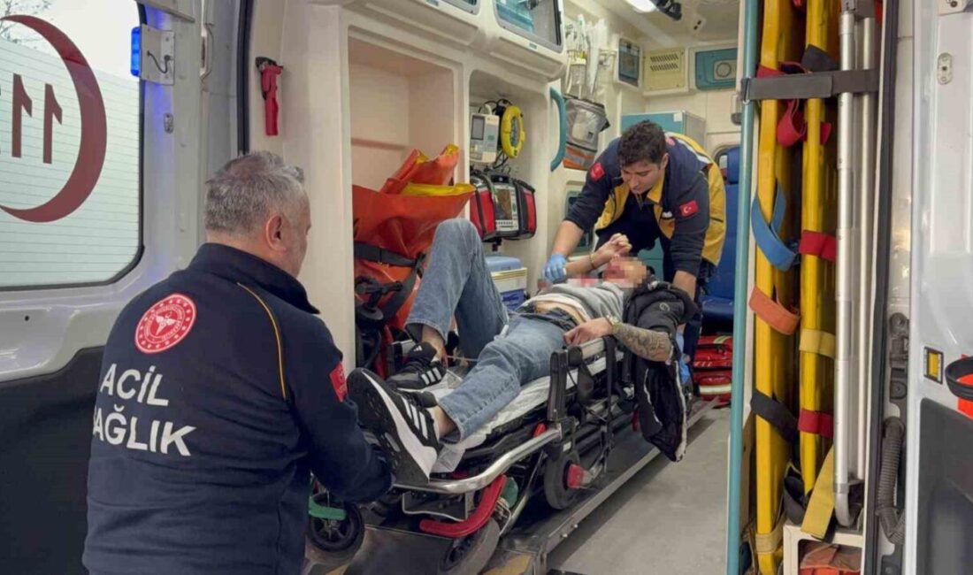 Samsun'un Canik ilçesinde, motosiklet üzerinde oturan Kadirhan Y. ve Yusuf