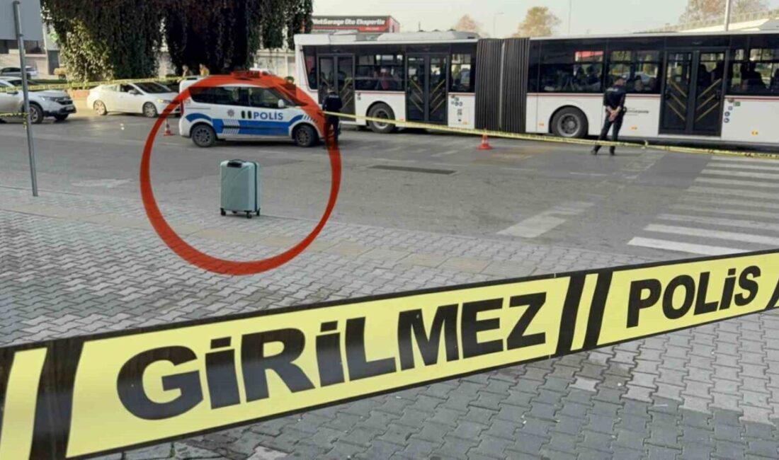 Samsun'un Canik ilçesinde, kaldırımda bulunan şüpheli bir valiz nedeniyle polis