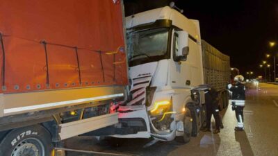 Samsun'un Kavak ilçesinde tırların çarpışması sonucu Burhan Aslan yaralandı. Saat