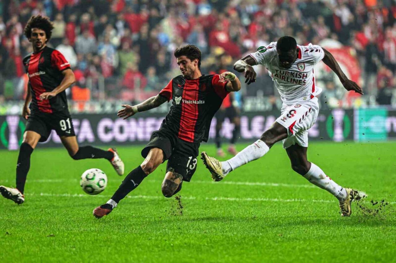 Samsunspor, UEFA Konferans Ligi'nde üst üste aldığı galibiyetlerle liderlik koltuğuna