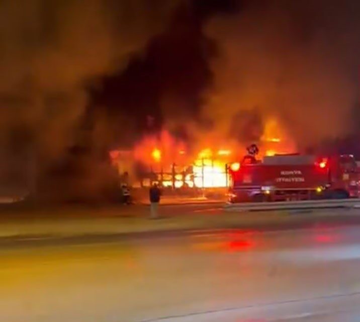 Konya'nın Ereğli ilçesinde sanayi sitesindeki gece çıkan yangında, 9 iş