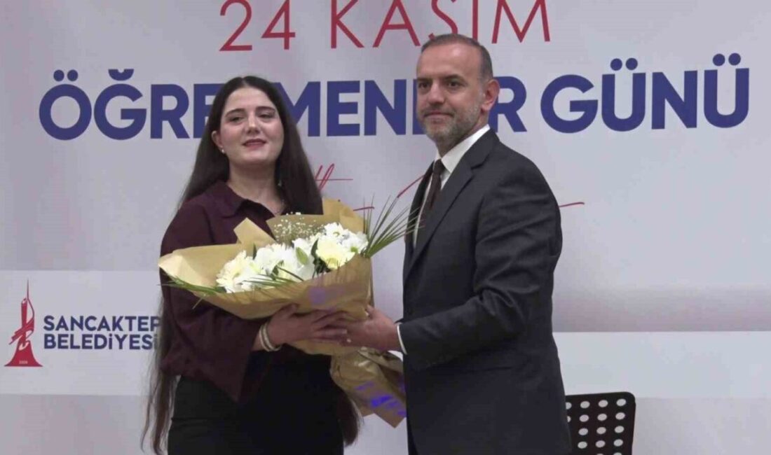 Sancaktepe’de Öğretmenler Günü Kutlaması ve Öğretmenlere Yüzde 20 İndirim Müjdesi Sancaktepe’de 24 Kasım Öğretmenler Günü etkinliği düzenlendi. Programa katılan Belediye