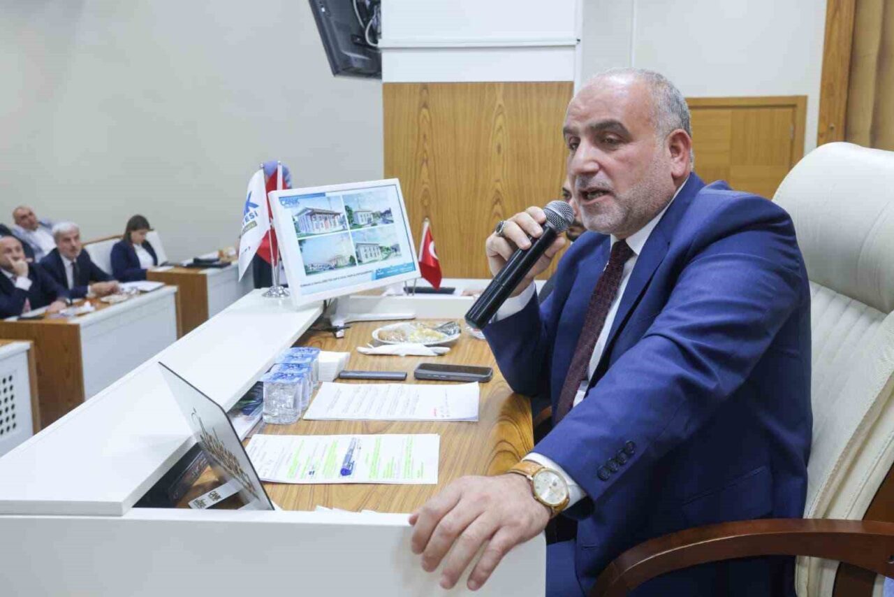 Canik Belediye Başkanı İbrahim Sandıkçı, Meclis Toplantısı’nda projelerin sürdüğünü açıkladı