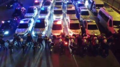 Şanlıurfa'da gerçekleştirilen huzur uygulamasında 1,357 personel 16,404 kişiyi kontrol etti.