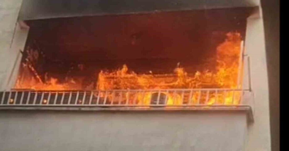 Şanlıurfa'nın Birecik ilçesinde bir apartmanın 5. katında çıkan yangın, mahallede