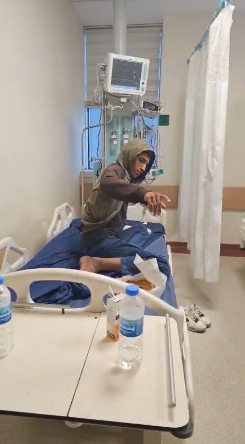 Diyarbakır’da başıboş köpeklerin saldırısına uğrayan 17 yaşındaki Hasan Ahmed, kuduz