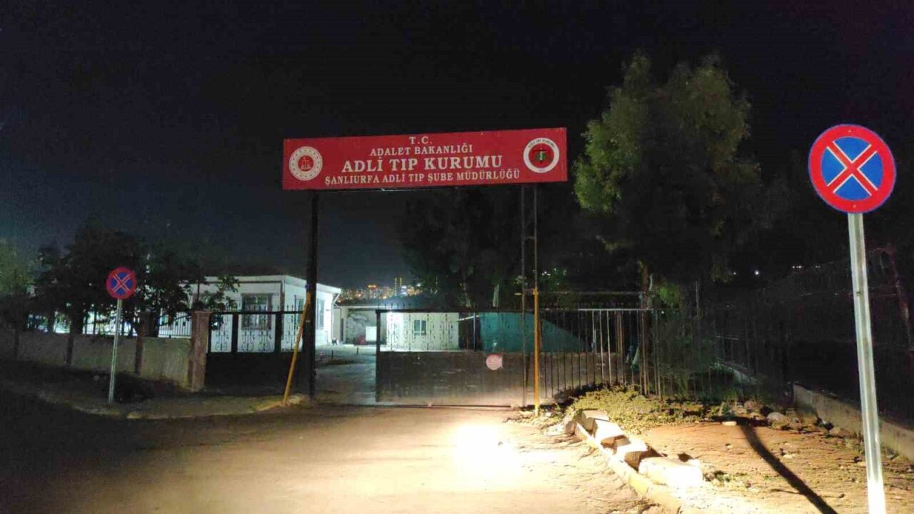 Şanlıurfa’da meydana gelen trafik kazasında motosiklet sürücüsü ve yolcusu hayatını kaybetti