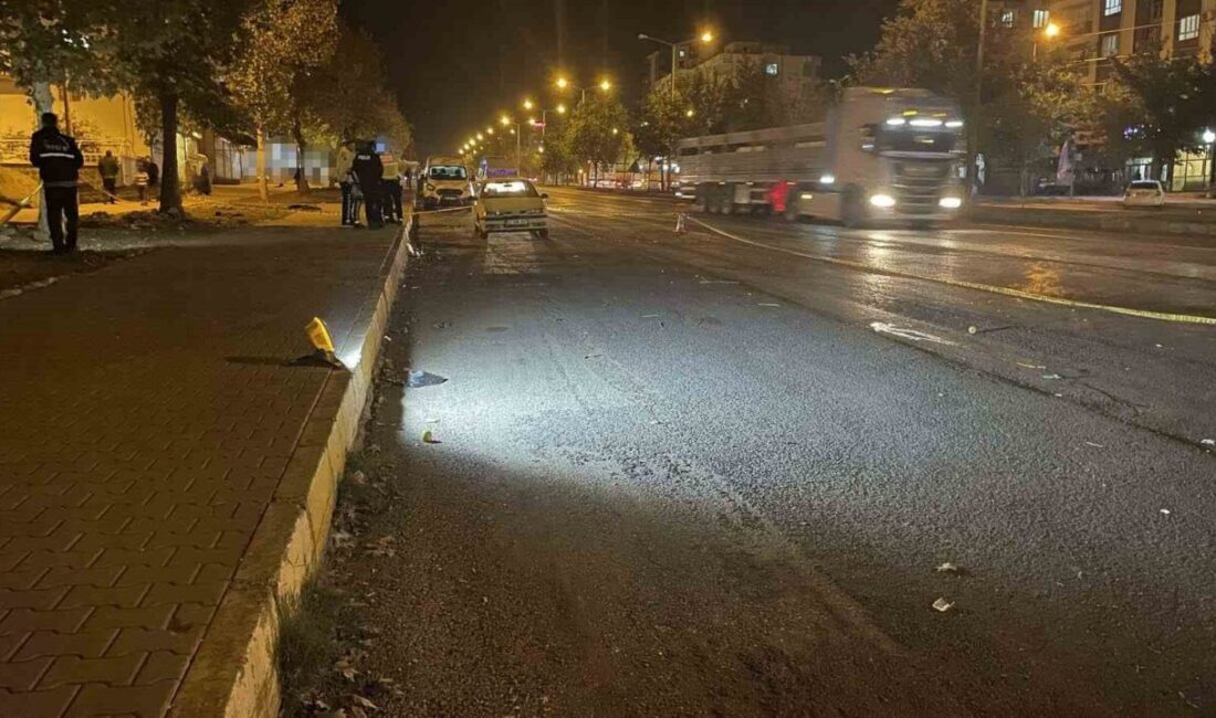 Şanlıurfa'nın Siverek ilçesinde yol geçişi sırasında Abdullah Ü.'nün kullandığı otomobilin