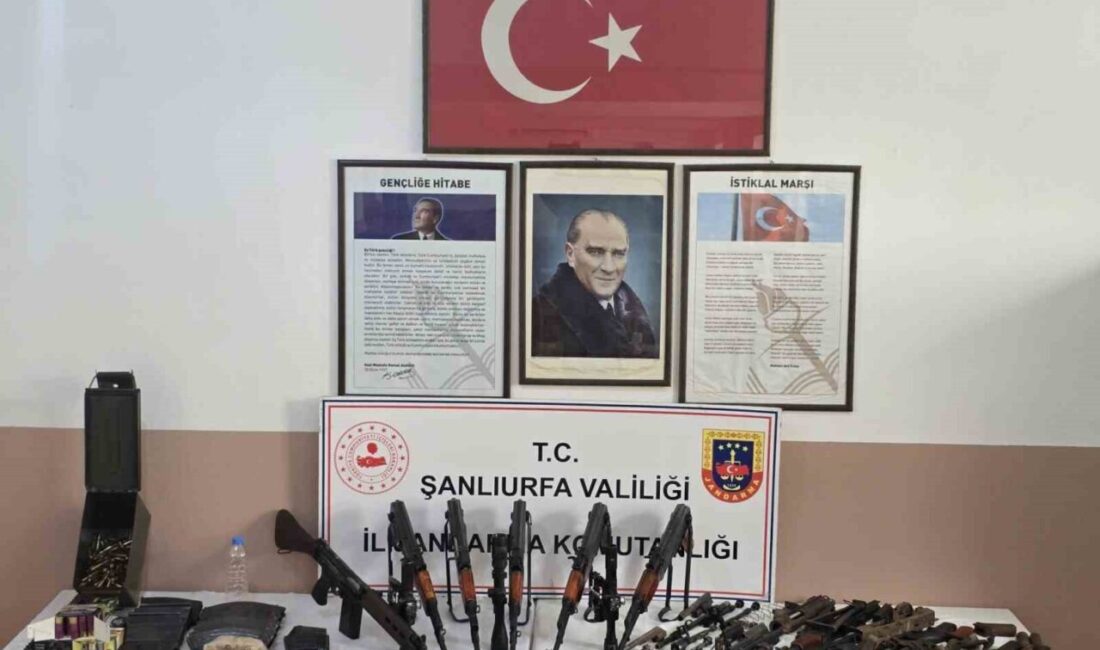 Şanlıurfa’da düzenlenen operasyonla çok sayıda silah ve mühimmat yakalandı, iki kişi tutuklandı. Şanlıurfa'da jandarma ekipleri, silah kaçakçılığına yönelik yaptıkları operasyonda 6 tüfek,