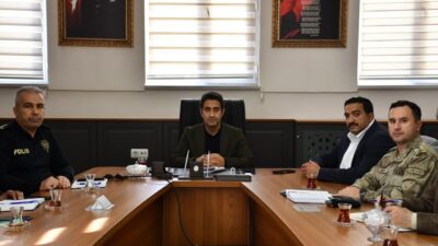 Sarıkamış'ta kış hazırlıkları için Kaymakam Enis Aslantatar başkanlığında bir toplantı