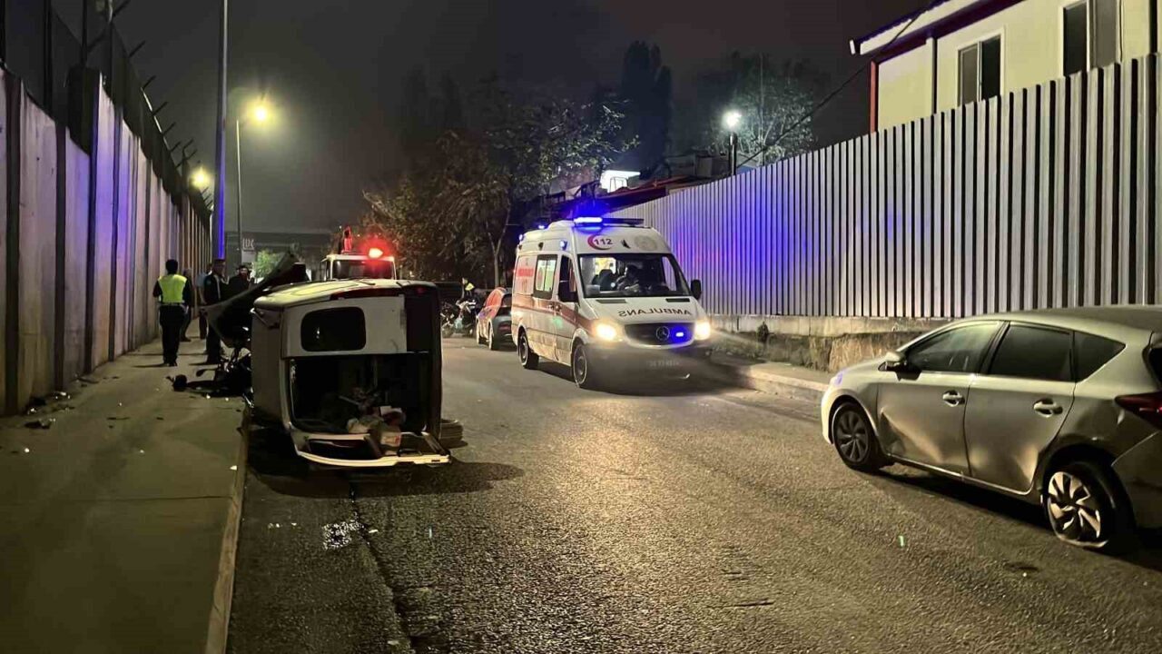 İstanbul Sarıyer'de A.C. yönetimindeki otomobil, parkedilen bir araca çarptıktan sonra