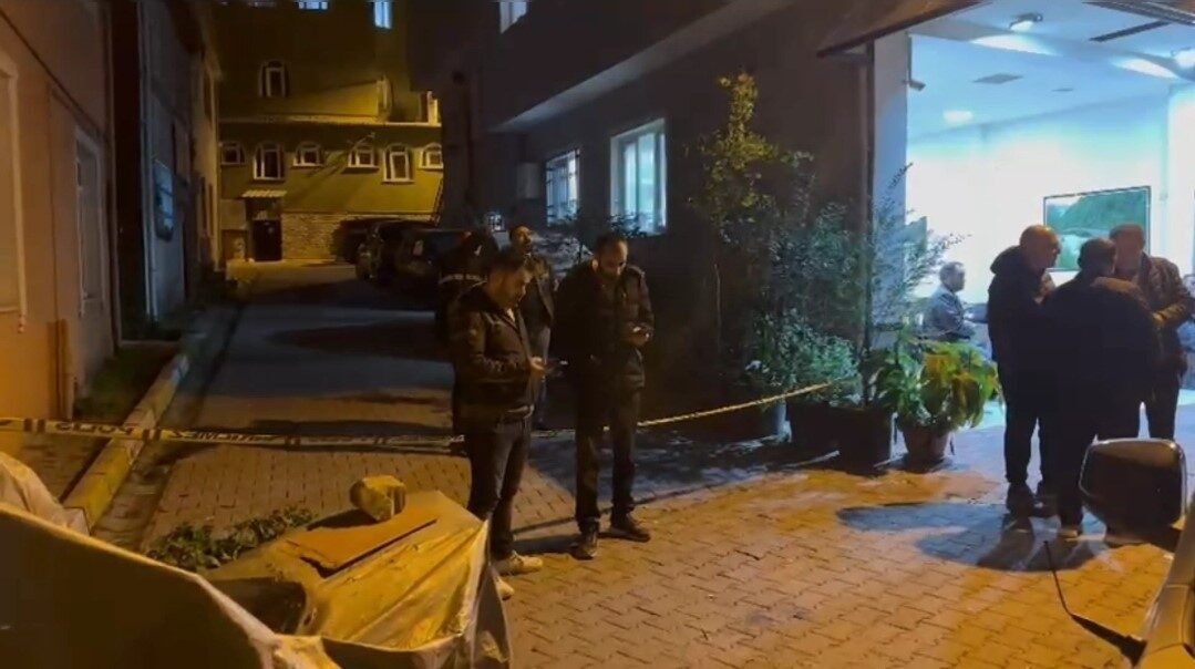 Sarıyer Bahçeköy'de yürüyen Abidin Y., kimliği belirsiz bir saldırganın silahlı