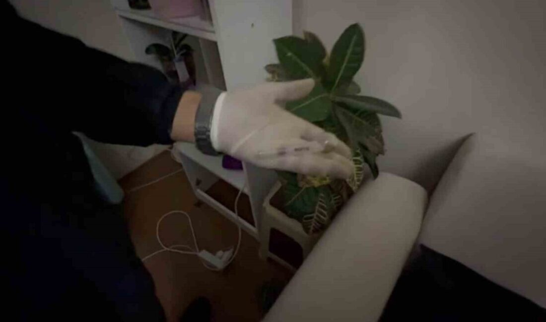 Sakarya’da Jandarma Operasyonunda Uyuşturucu İle Yakalanan Şahıslardan Biri Tutuklandı Sakarya’nın Serdivan ilçesinde jandarma tarafından gerçekleştirilen uyuşturucu operasyonunda S.A. serbest