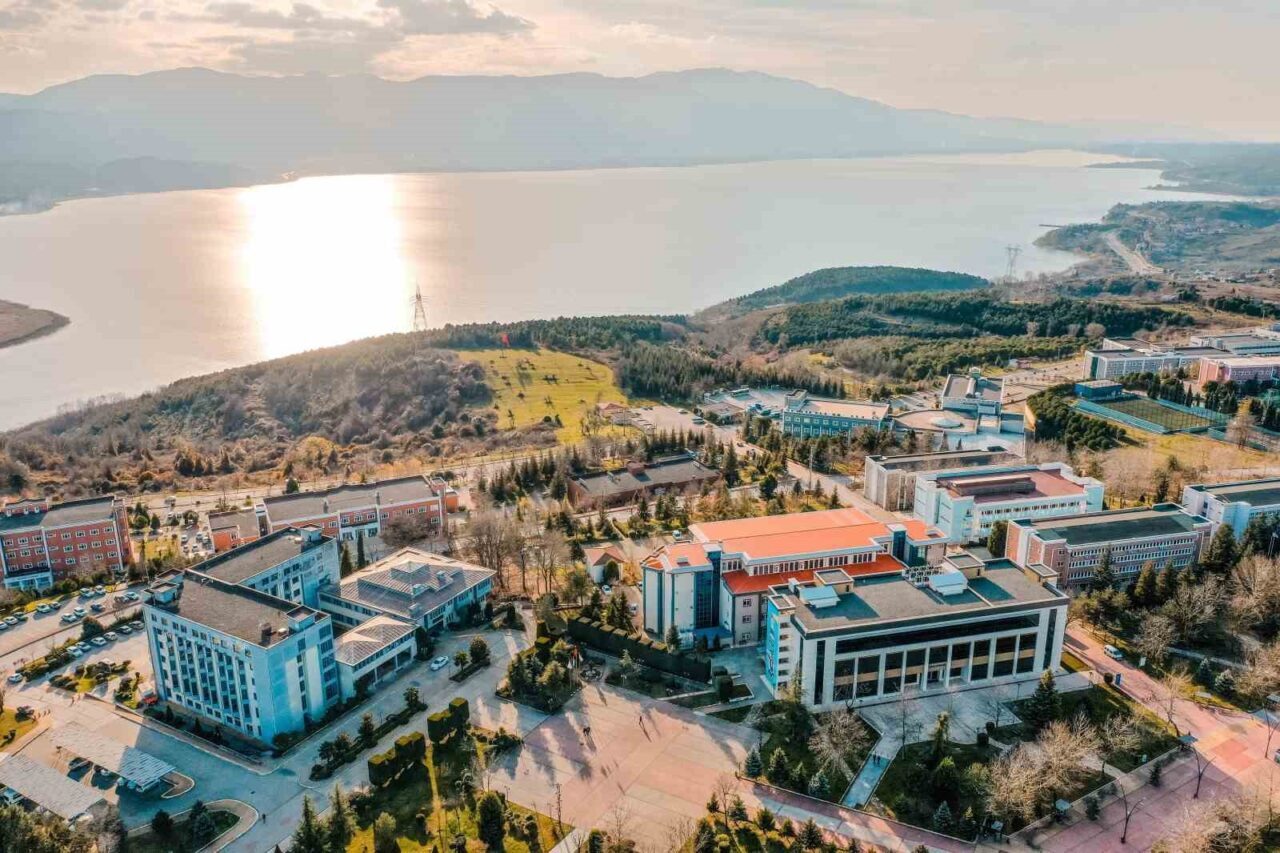 Sakarya Üniversitesi, QS Sustainability 2026 sıralamasında Türkiye’de devlet üniversiteleri arasında
