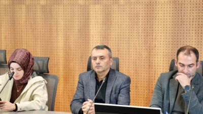 Sakarya Üniversitesi, eğitim süreçlerini güncellemek için bir toplantı düzenledi. Rektör