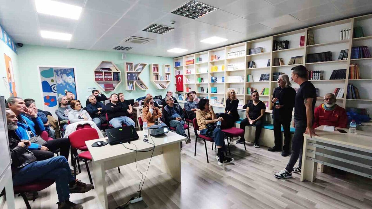 Foton Muğla Derneği'nin "Sunum ve Söyleşi" etkinliğinde, savaş muhabiri Nish