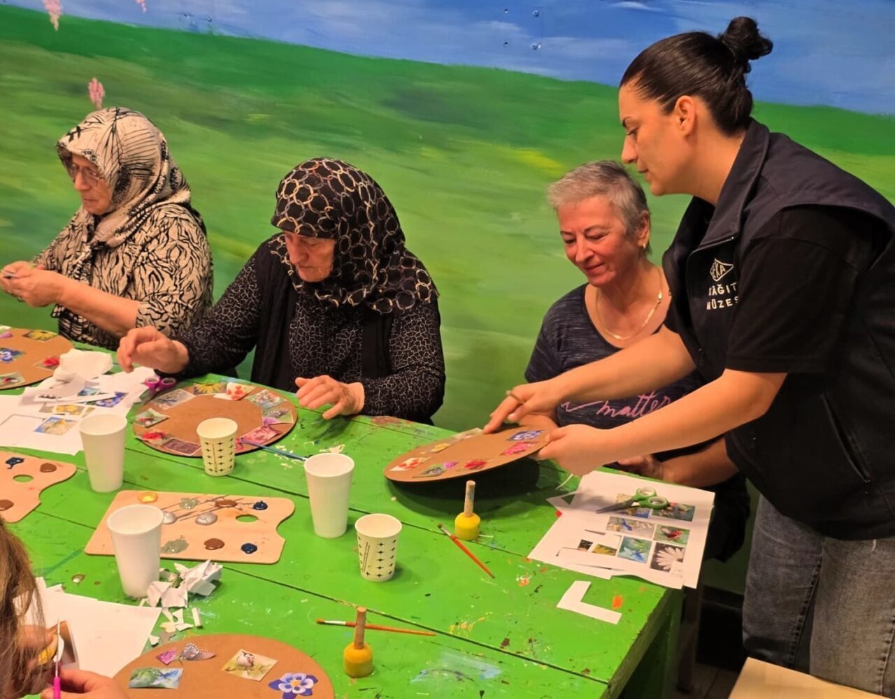 Kocaeli Büyükşehir Belediyesi'nin Saygınlar Kulübü, 60 yaş ve üstü vatandaşlara