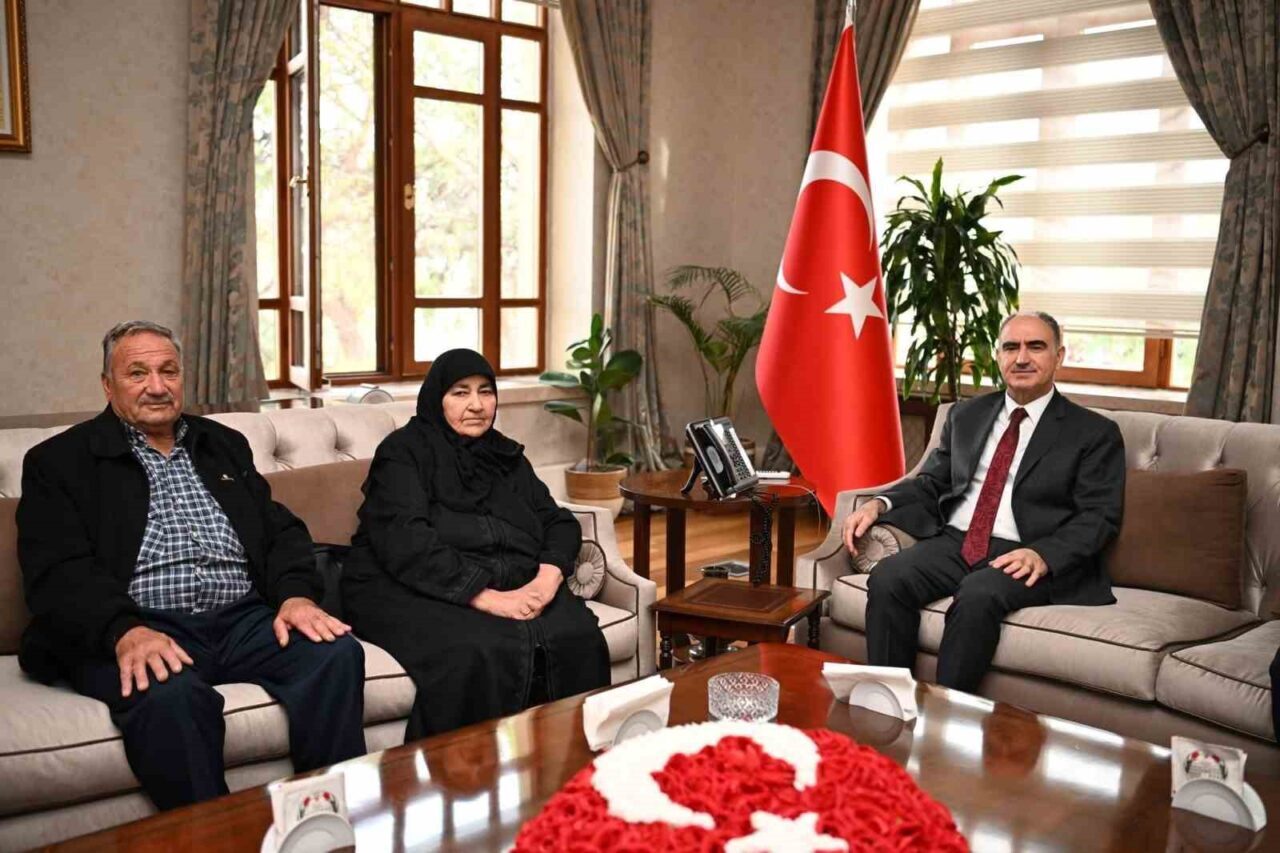 1997'de Tunceli'de şehit olan Piyade Er Hüseyin Özdemir'in ailesi, hayır