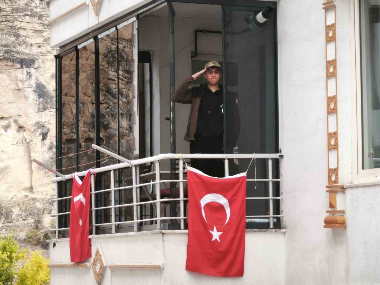 Şehit Hava Uçak Bakım Astsubay Üstçavuş Berkay Karaca'nın annesi Nurdan