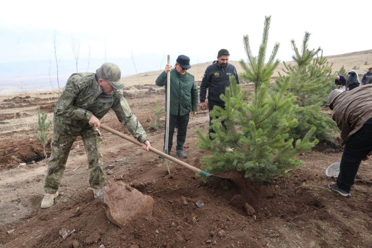 1991 yılında şehit düşen Üsteğmen İsmail Aksu'nun anısına düzenlenen etkinlikte,