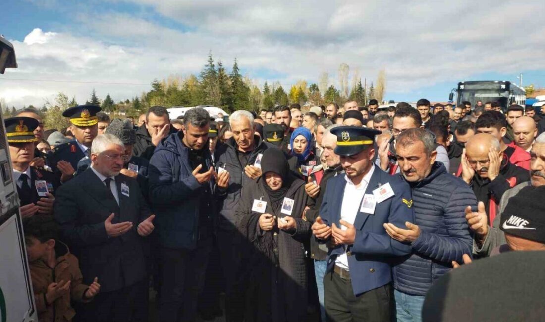 Azerbaycan’dan Dönüş Yapan Askeri Uçağın Düşmesi Sonucu Şehit Olan Burak İbbiği’nin Naaşı, Çorum’a Getirildi Azerbaycan'dan dönen askeri kargo uçağının Gürcistan'da düşmesi sonucu şehit olan
