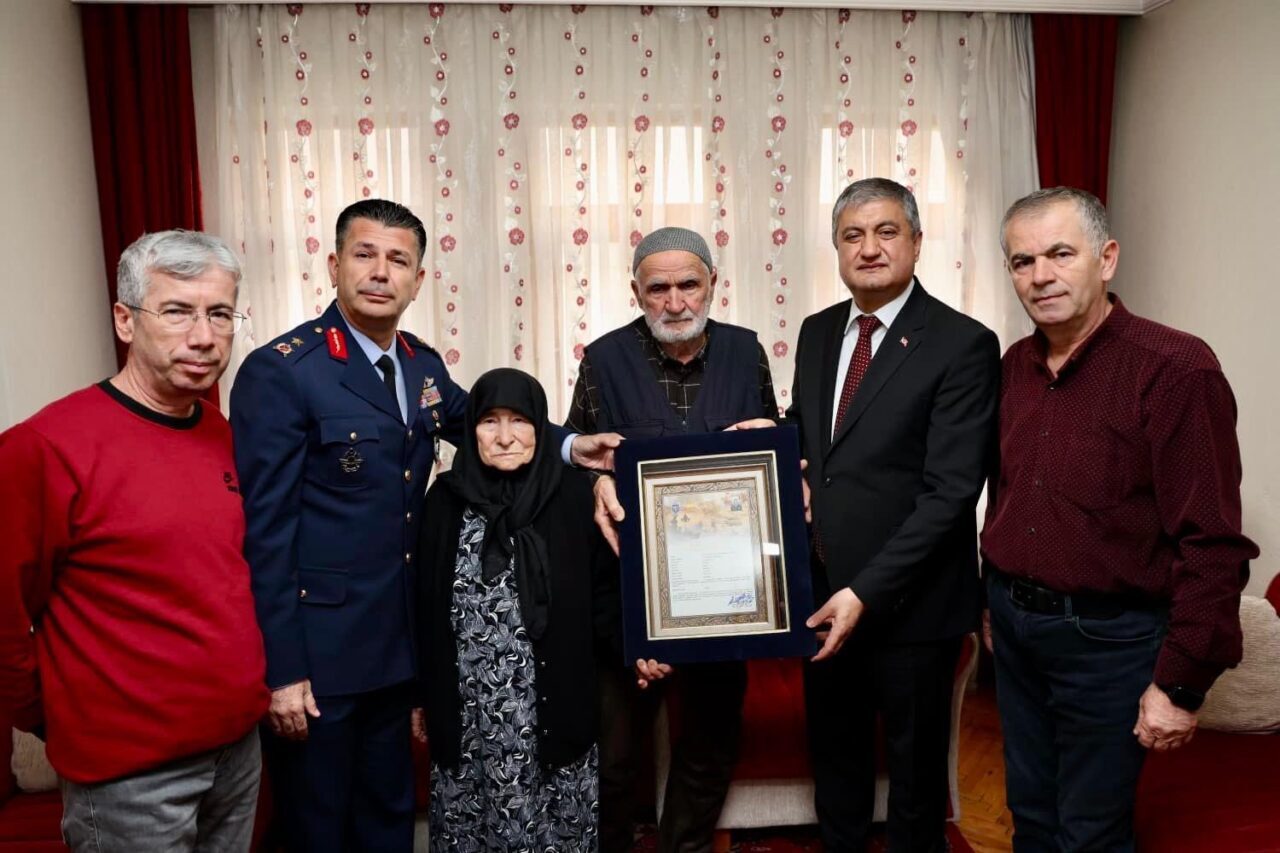 Karabük Valisi Mustafa Yavuz, Gürcistan'da kaza kırıma uğrayan askeri kargo