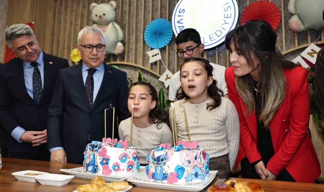 Pençe-Kilit Harekatı’nda şehit düşen Uzman Çavuş Ümit Üzüm’ün kızları Ayşe