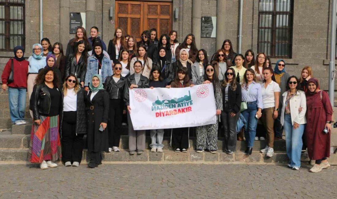 Diyarbakır’da Şehit ve Gazi Çocukları İçin Kültürel Tanıtım Programı Gerçekleştiriliyor Aile ve Sosyal Hizmetler Bakanlığı ile Milli Eğitim Bakanlığı'nın düzenlediği