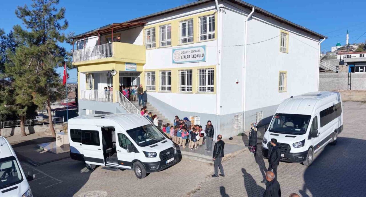 Şehitkamil Belediyesi, 18-23 Kasım tarihleri arasında üçüncüsünü düzenlediği Çocuk Tiyatrosu