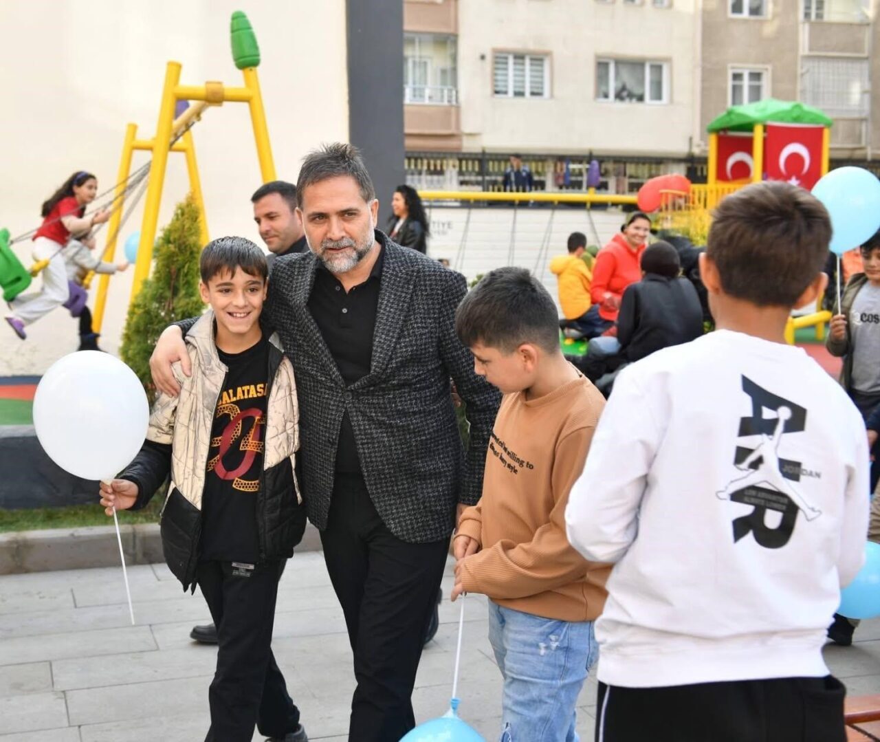 Yakutiye Belediyesi, Şelale Evler semtinde hizmete açtığı parkla vatandaşlardan yoğun