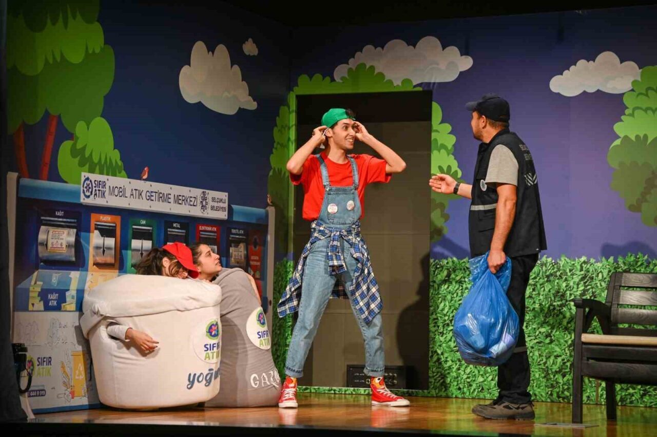 Konya'nın Selçuklu Belediyesi, "Elden Ne Gelirse" adlı tiyatro oyunu ile