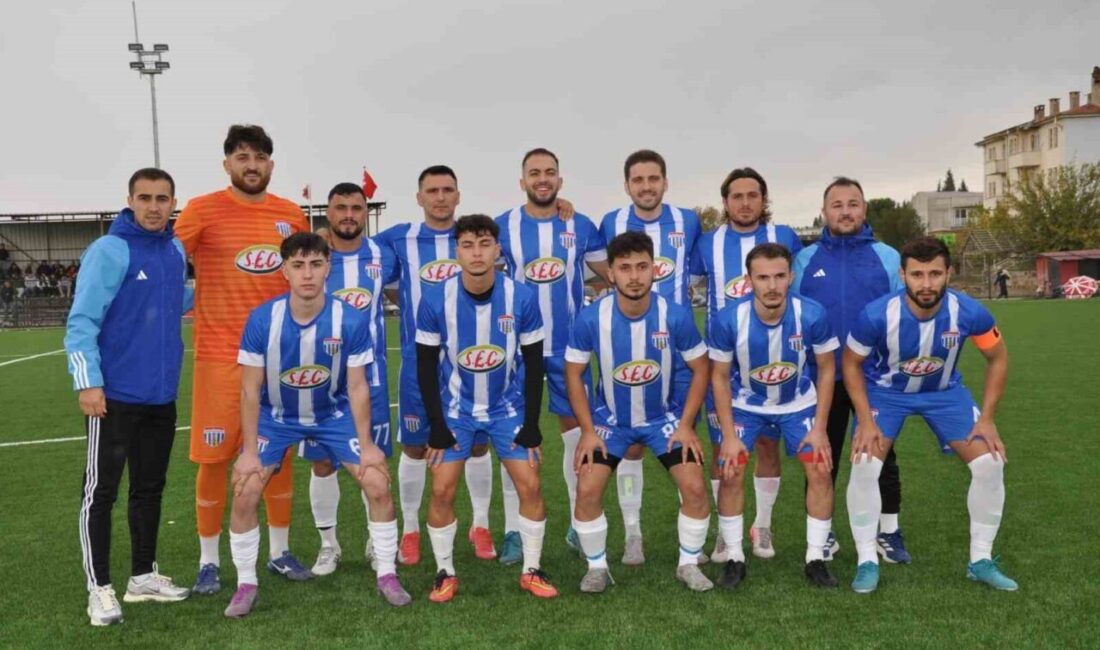 Selendi Belediyespor, Yeni Teknik Heyetiyle İlk Maçında 3-0 Galip Gelerek 3 Puan Aldı Selendi Belediyespor, yeni teknik heyetiyle çıktığı ilk maçını 3-0'lık skorla