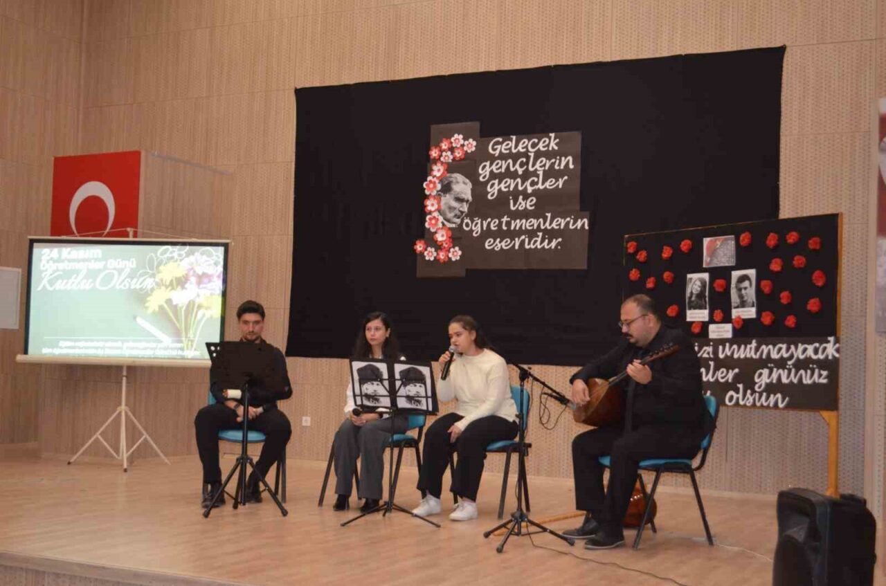 24 Kasım Öğretmenler Günü, Manisa’nın Selendi ilçesinde coşkuyla kutlandı. Kutlamalar,