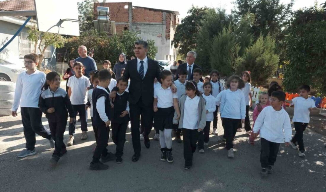 Akdeniz Kaymakamı Şener, Çocukların Eğitimi İçin Çalışmalarını Sürdürüyor Akdeniz Kaymakamı ve Belediye Başkan Vekili Zeyit Şener, ilçedeki eğitim