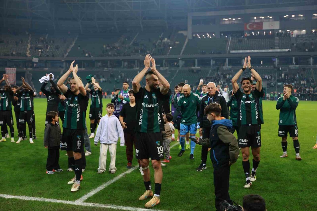 Kocaelispor, Trendyol Süper Lig'in 14. haftasında Gençlerbirliği'ni 1-0'lık skorla yendi.