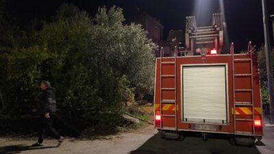 Antalya'nın Serik ilçesindeki bir evde meydana gelen yangın, itfaiyenin zamanında