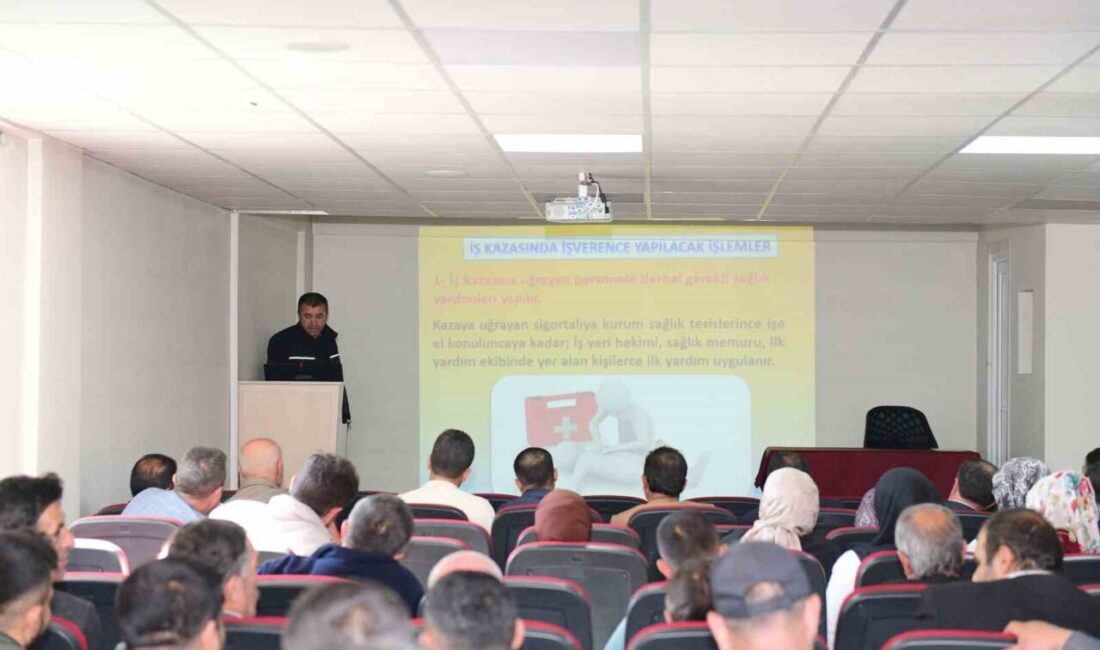 Çatak’ta Servis Şoförlerine İş Sağlığı ve Güvenliği Eğitimi Verildi Van'ın Çatak ilçesinde, İlçe Millî Eğitim Müdürlüğü tarafından servis şoförleri