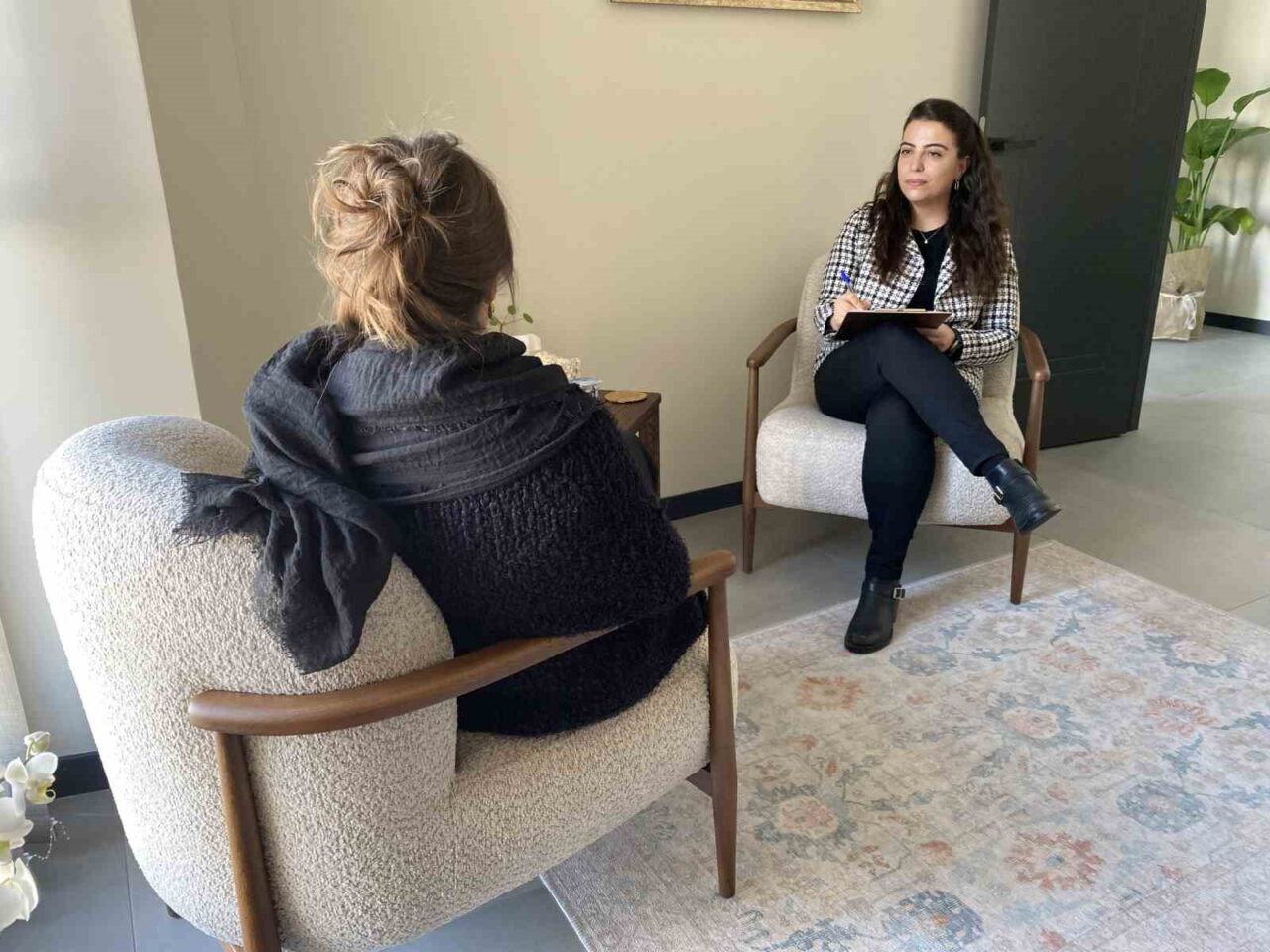 Psikolog Nazlı Ağın, günümüzdeki ilişkilerde 'sessiz ayrılık' ve 'ghosting'in yaygınlaştığını