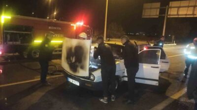 Konya’nın Seydişehir ilçesinde Mahmut B. yönetimindeki otomobil, kırmızı ışıkta durduğu