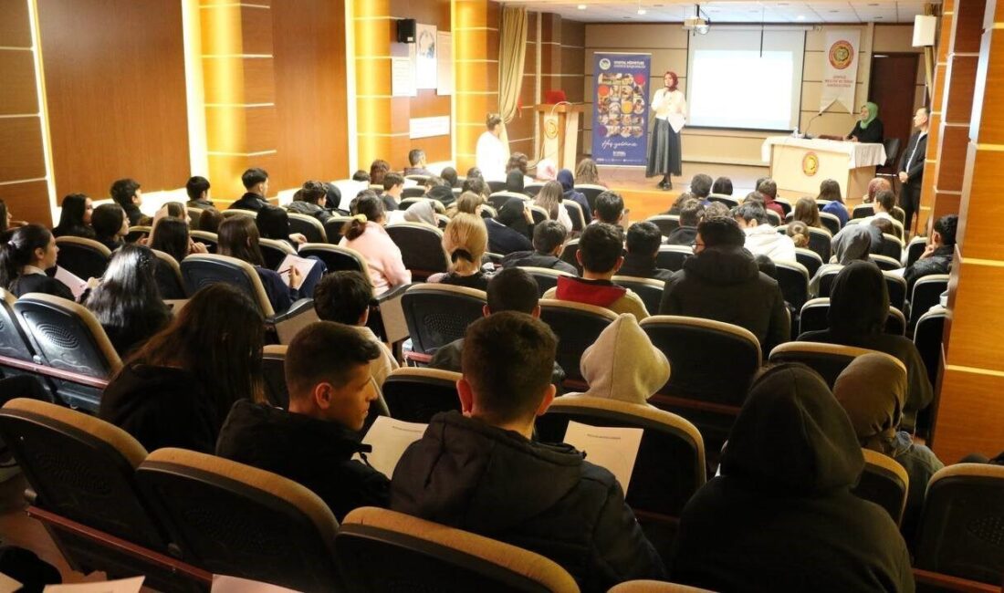 Sakarya’da Düzenlenen Seminerle Lise Öğrencilerine Sınav Kaygısı ve Teknoloji Kullanımı hakkında Bilgi Verildi Sakarya Büyükşehir Belediyesi, Şen Piliç Mesleki ve Teknik Anadolu Lisesi'nde
