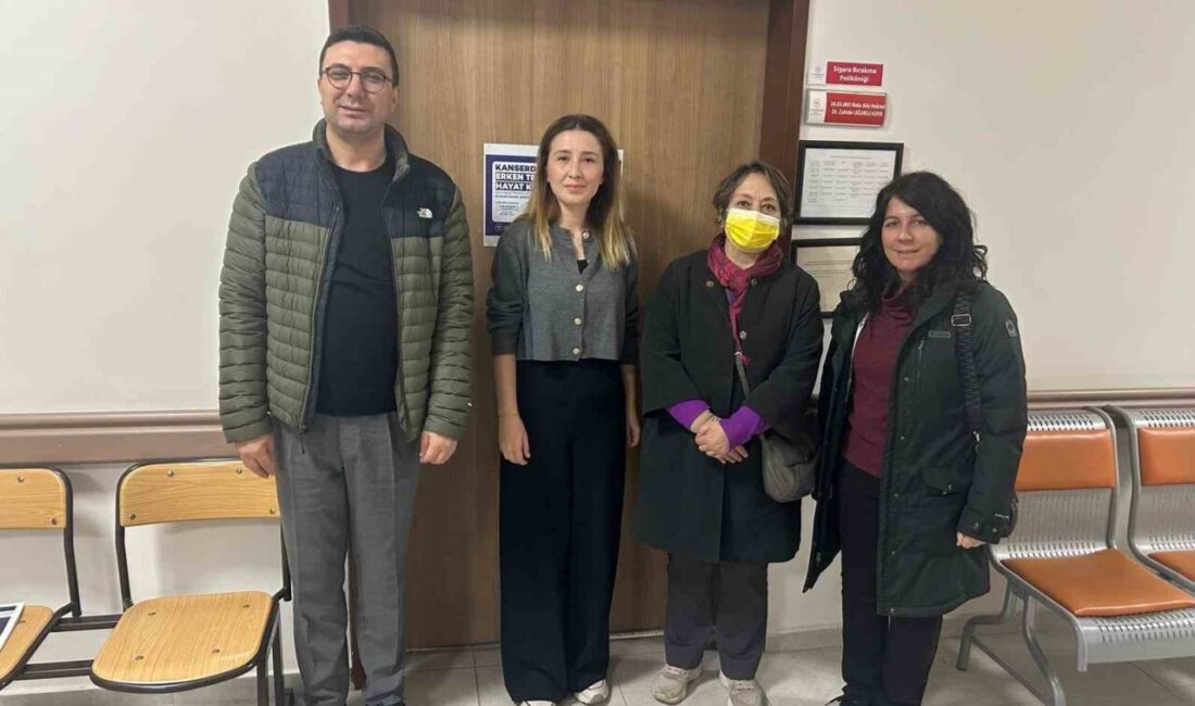 Eskişehir'de tütünle savaş kapsamında Çifteler Toplum Sağlığı Merkezi'nde açılan Sigara