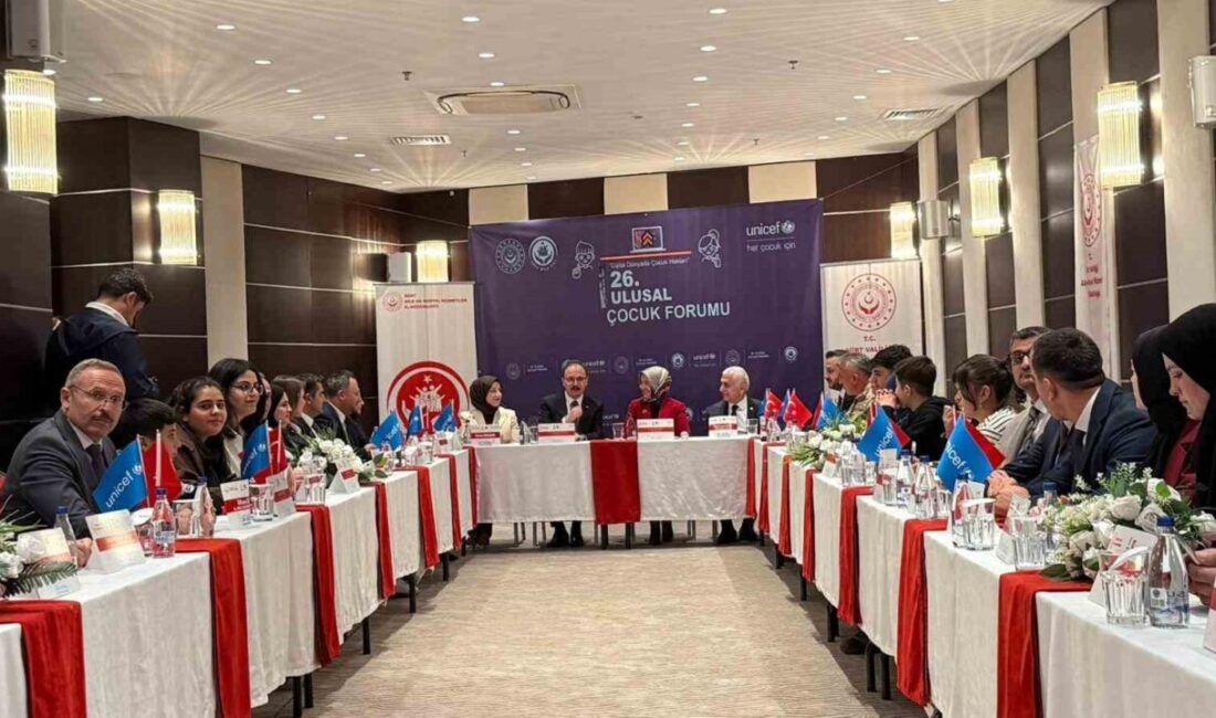 Siirt’te 20 Kasım Dünya Çocuk Hakları Günü Kapsamında Ulusal Çocuk Forumu Düzenlendi Siirt'te 20 Kasım Dünya Çocuk Hakları Günü etkinlikleri kapsamında "26.