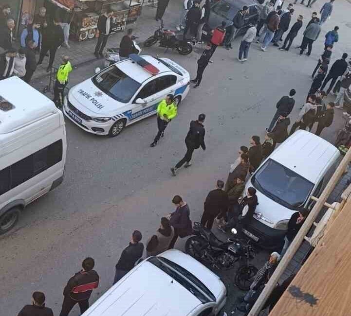 Siirt'te Beykent Caddesi'nde iki grup arasında çıkan bıçaklı kavgada 2
