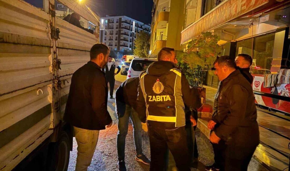 Siirt’te Zabıta Ekipleri, Kurallara Uymayan İş Yerlerine Cezai İşlem Uyguladı Siirt'te zabıta ekipleri, 10-17 Kasım tarihleri arasında 330 iş yerini