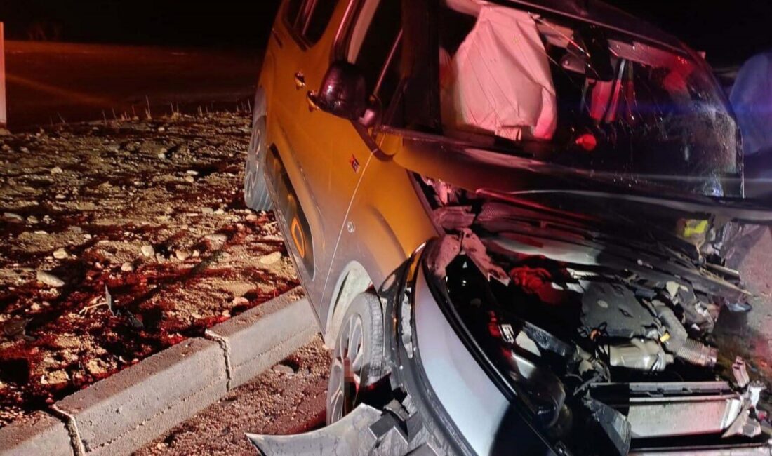 Kurtalan’da meydana gelen trafik kazasında iki kişi ağır yaralandı Siirt’in Kurtalan ilçesinde otomobil ve hafif ticari aracın çarpışması sonucu
