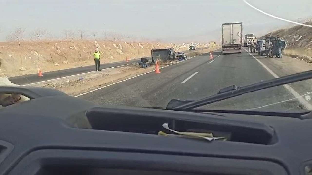 Siirt'te 'patpat' isimli tarım aracının devrilmesi sonucu sürücü ağır yaralandı.