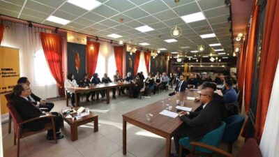 Siirt'te düzenlenen "Şehir ve Kültür Akademisi" programına katılan Vali Kemal