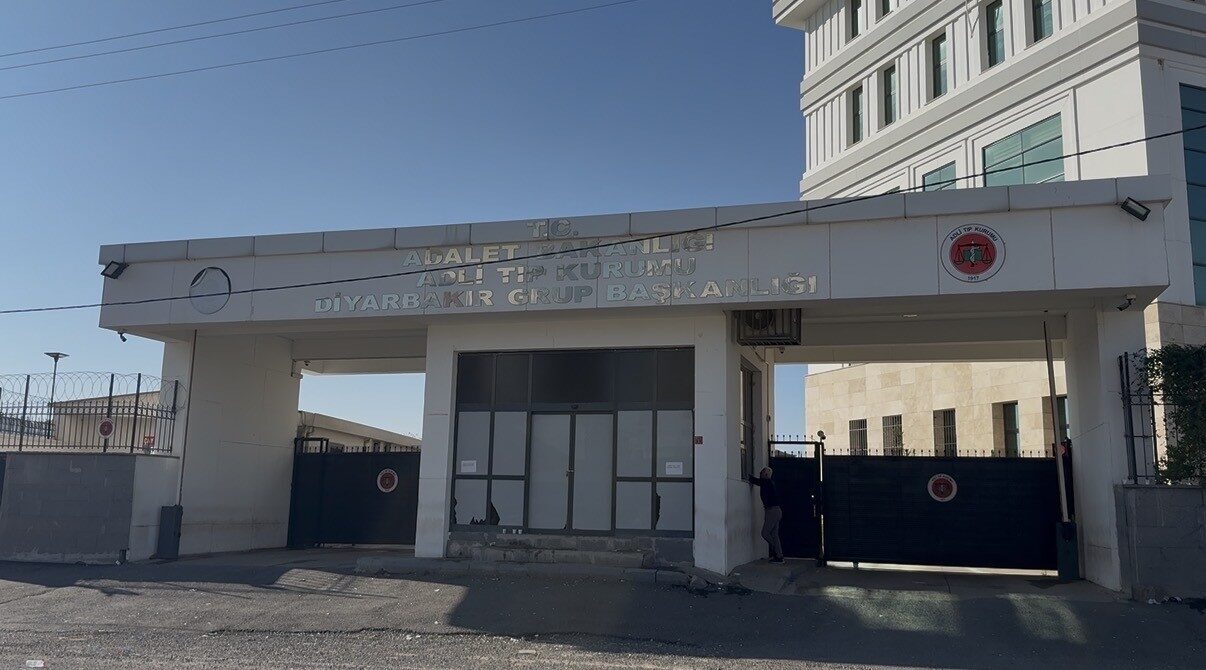 Diyarbakır'da 23 yaşındaki Tarkan Gezer, Şeyh Şamil Mahallesi’nde kimliği belirsiz