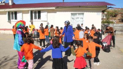 Diyarbakır'ın Silvan ilçesinde, Kaymakam Osman Oğuz Ekşi öncülüğünde, Malabadi Aile